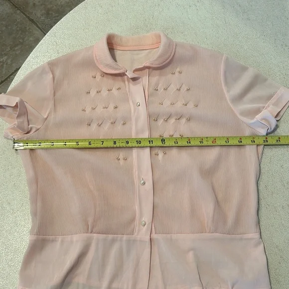 1950’s Vintage Blouse Feminine Pink Faux Pearls Pleated Size Large - Picture 8 of 9